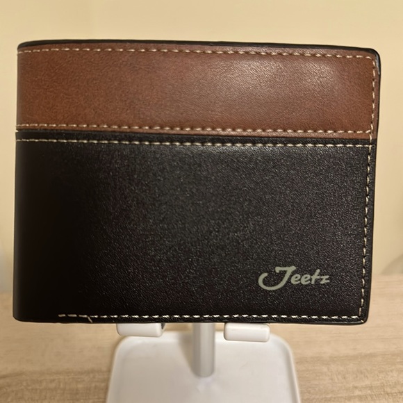 Jeetz Hand Crafted multicolor wallet - Picture 1 of 13